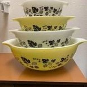 Pyrex Yellow Gooseberry Cinderella Set #444, 443, 442, 441